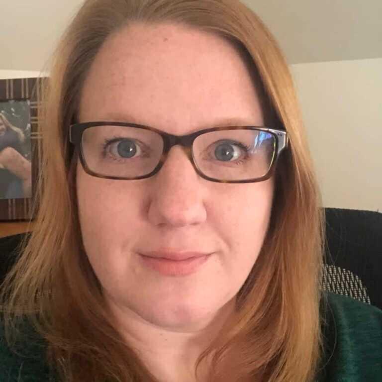 Rayelle Davis, LCPC headshot